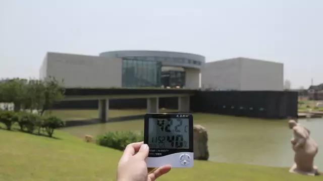 微信图片_20170804104651 酷热难当？来李自健美术馆免费避暑吧，这里的温度四季如春！