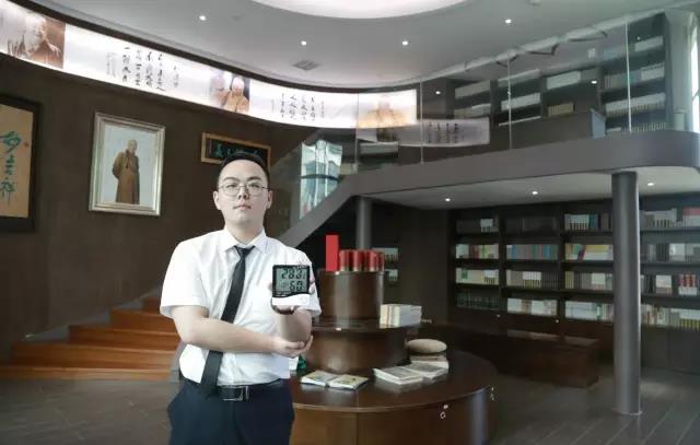 微信图片_20170804104651 酷热难当？来李自健美术馆免费避暑吧，这里的温度四季如春！