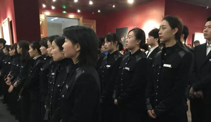 微信图片_20171214102401 【国家公祭日】李自健美术馆《南京大屠杀》巨画前公祭遇难同胞，作者李自健现场讲述《南京大屠杀》背后的故事