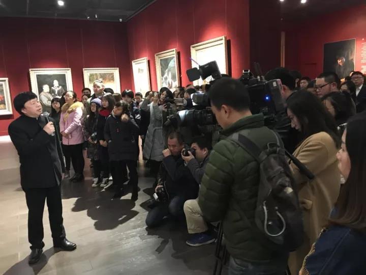 微信图片_20171214102401 【国家公祭日】李自健美术馆《南京大屠杀》巨画前公祭遇难同胞，作者李自健现场讲述《南京大屠杀》背后的故事