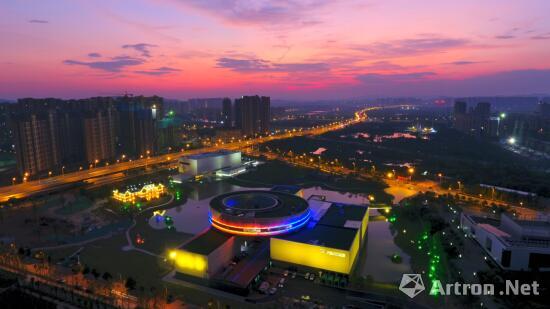 98ecc771c67e008e81b6c3eae31df0e71510908224 【雅昌专稿】李自健：全球最大艺术家个人美术馆就是我的一个大作品
