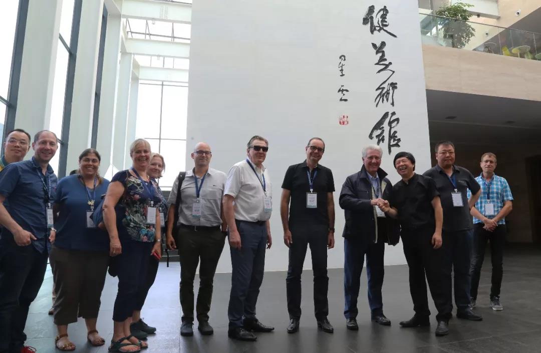 微信图片_20180524094704 2018长沙媒体艺术节暨“一带一路”青年创意与遗产论坛长沙开幕，50余国青年代表首站齐聚李自健美术馆，文明·友谊的纽带在这里展开