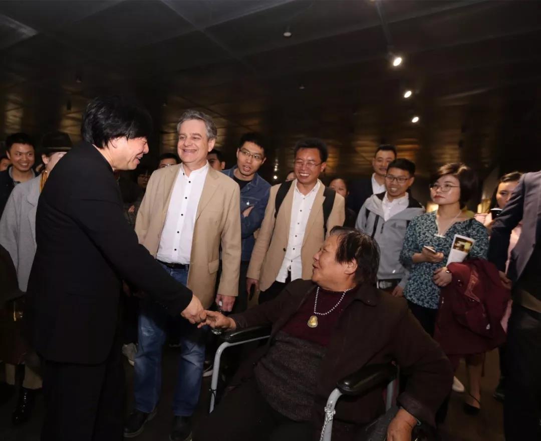 微信图片_20180418155619 春意正浓，法国总领事走进了李自健美术馆......