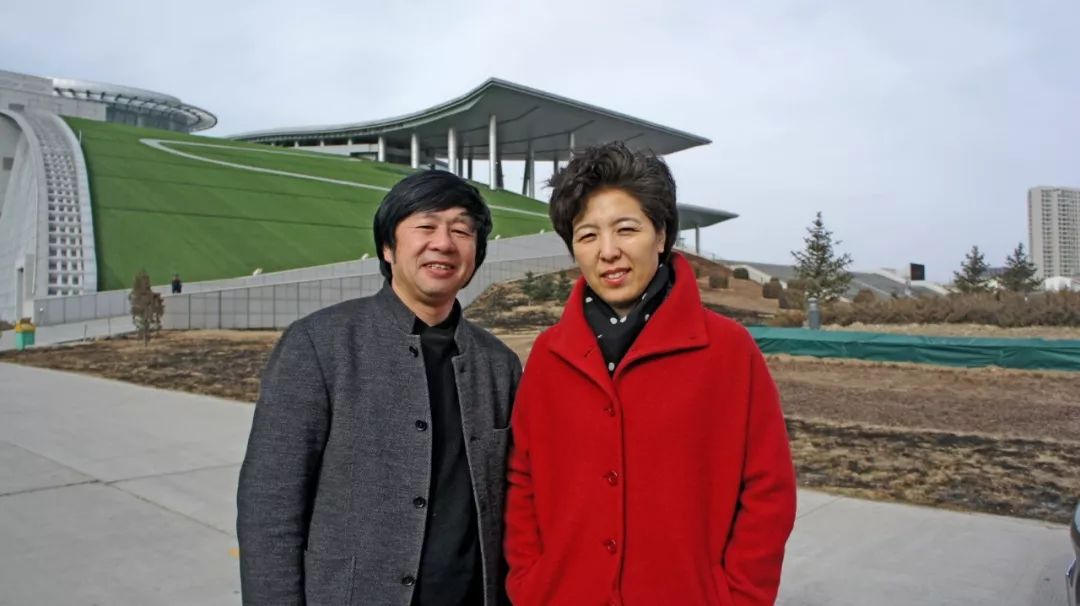 湖南省委副书记乌兰一行参观调研李自健美术馆